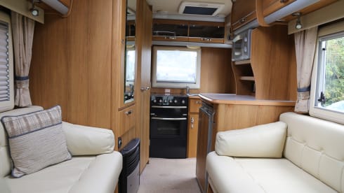 Devon – 2 berth Autosleeper Devon Aniversary Edition | Insurance | Low Mileage