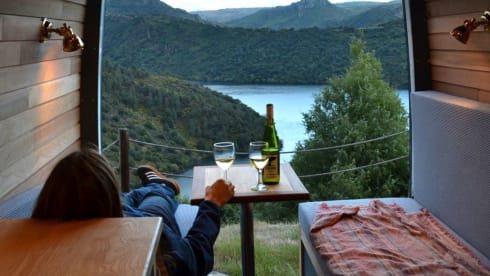 Quincy – Boutique hotel vibes in a stylish off-grid camper