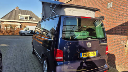 Beautiful 4p Volkswagen T5 California from 2012