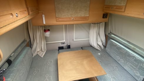 Albano – 2p Fiat campervan uit 2001
