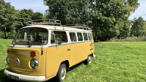De Bus – 2p Volkswagen campervan from 1980