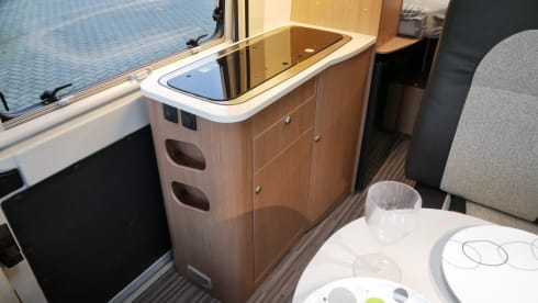 Sun Living Flexo 6.40, 2 sleeping 4 seats, length beds, Airco!!