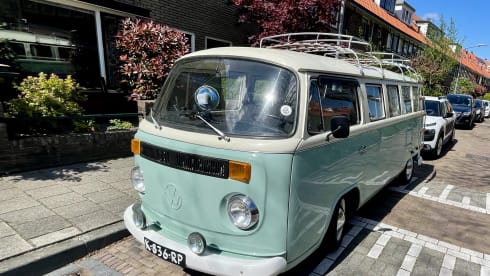 Pistache – Classic VW T2 Panorama bus