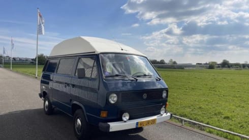 Maxima  – 2p Volkswagen bus from 1986