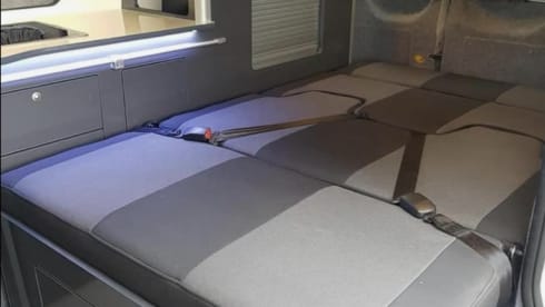 Tommy – 4 berth Ford Transit Custom pop top  campervan 