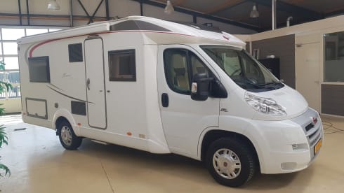The Rolling palace – 4p Bürstner semi-integrated from 2012