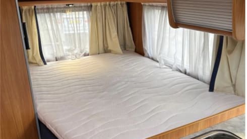 Huisbus  – 3p Dethleffs semi-integrated from 2006