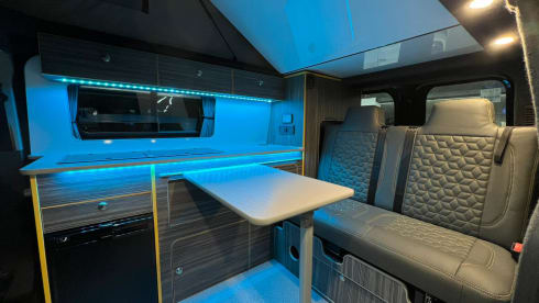 Bumble – Ford Transit Custom Petrol Plug-In Hybrid