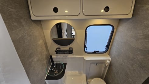 Rimor has it. –     La Grande Fuga – Spazioso camper familiare a 6 posti letto