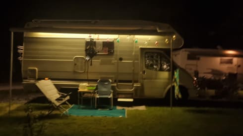 Deaf Dream Camper  – 3p Ford alcove from 1993