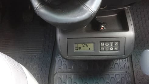 Marco Polo Adventurer  – camper black, excellent condition, with tinted glass in the back for lots of privacy