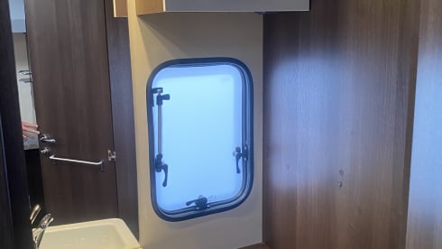 Movie Motorhome – 6 berth Ford zefiro motorhome 