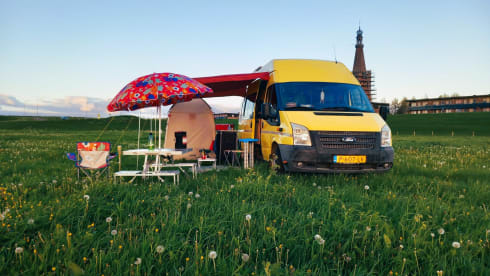 FESTIVALBUS – Converted "FESTIVALBUS" for 5 people! (2012 Ford Transit)