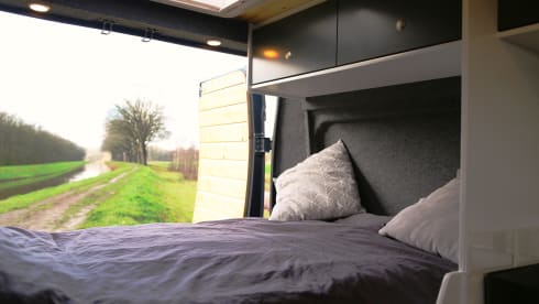 Anne │ Citroën Jumper 2 person camper van