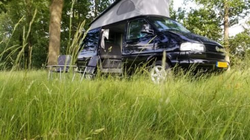 Black Pearl – Go on an unforgettable road trip with this luxury VW T4 Westfalia