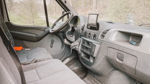 Sprinti – Large Sprinter with a chic wooden interior and skylight