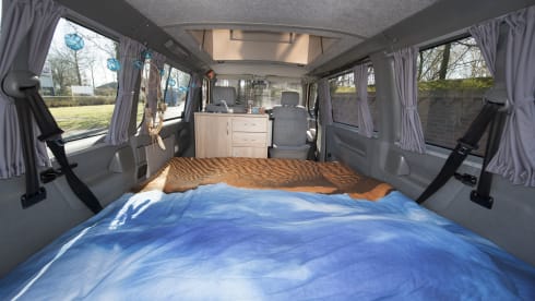 Desert - Cozy and robust VW T4 multivan with lifting roof