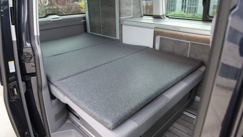 BV70YAF VW CALIFORNIA CAMPER RENTAL, SUPER HIGH SPEC INC BIKE RACK