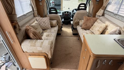 Pod  – 2 berth under 7m - end washroom - lots of storage 