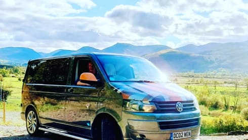 Arnold – "Arnie" T5 Volkswagen 2 Birth Campervan (5 Seater Fully Insured)