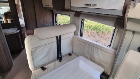 4p Bürstner camper 2016 KM FREE!