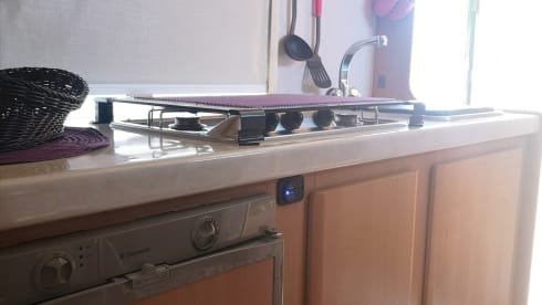 ERCOLITO  – Compact coachbuilt motorhome