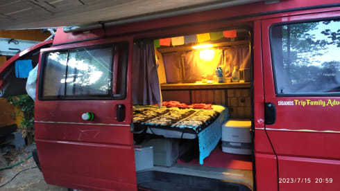 FREAK – Volkswagen T4 Westfalia CamperVan 4 seats Compact Versatile Hard Top