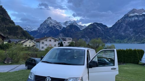 LEOPARD – Unique Volkswagen Camper (M+S Alpine tires and Euro 4!)