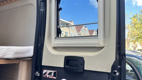 Koosje – 2-seater Sunlight bus from 2021