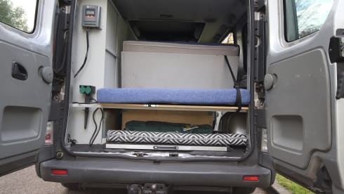 Viv – Handy and complete bus camper