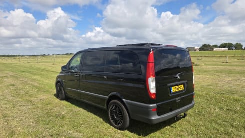Blacky – Mercedes- Benz Vito Camper 5-Pers. "Blacky" | Automaat & Airco | Euro 5