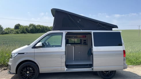 Florence – 2025 Converted 4 berth VW T6.1 (2023) **INSURANCE INCLUDED**