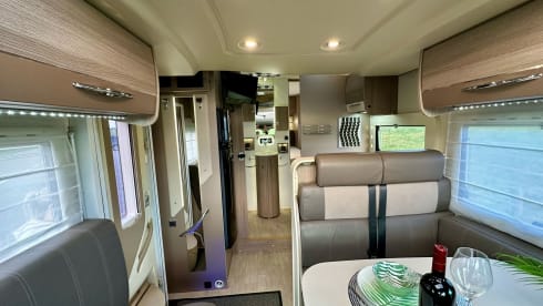 5 person Luxury camper with barbecue included 