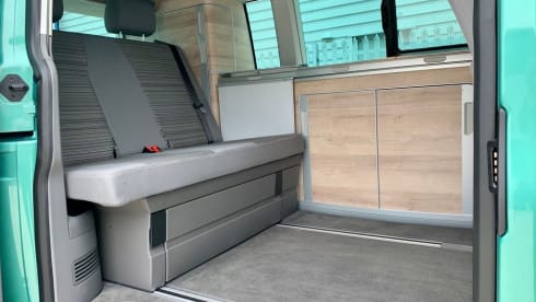 Khaya the Kamper – VW California Coast - Modello 2021 - Verde foglia di alloro.