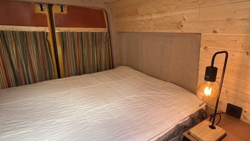 Vanchesca – 2p Mercedes-Benz bus uit 2013