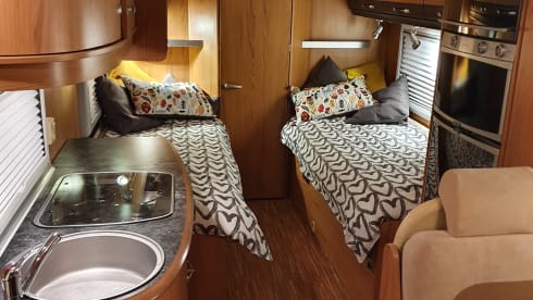 Bernie G – Luxurious and spacious high quality German built integrated motorhome