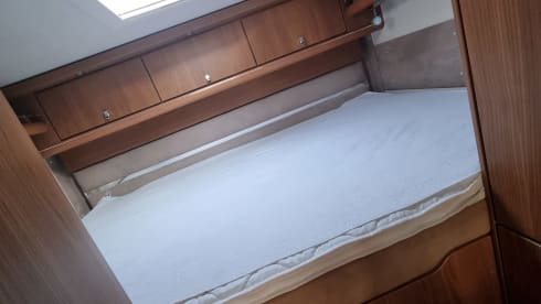 Hymer semi-integrated max 3 persons built in 2009 