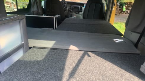PeiPei – 3/4 seater Renault Trafic from 2003