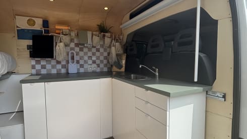 Busje – Peugeot campervan omgebouwd in 2026