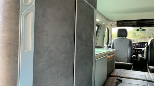 Strawberry – New VW California Ocean T6.1 DSG 2.0 TDI Automatic with drive assist