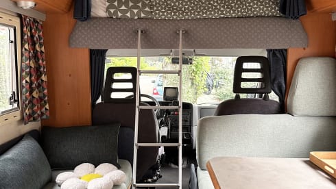 Amigo – 7p Adria Mobil alcove from 2002