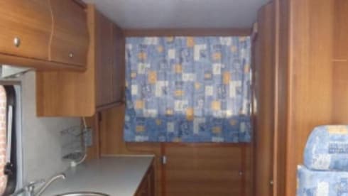 Skydive  – 6 person Ford Rimor motorhome