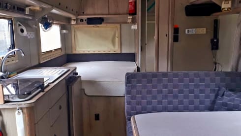 Spacious hip retro 4p Fiat Ducato 280 camper from 1990