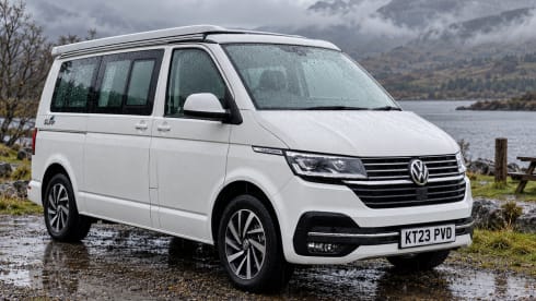 Bettie – Camper Volkswagen a 4 posti letto, dal 2024