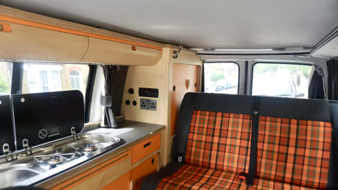 Monty – Perfect camper for get-aways great & small (4-berth VW, 2019) 