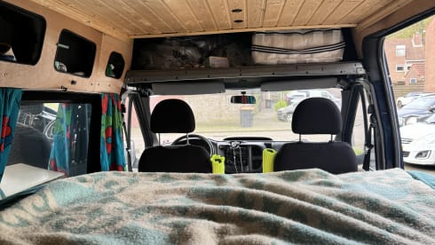 Rendang – Off-Grid Ford Bus Camper - 2p. - for real adventurers