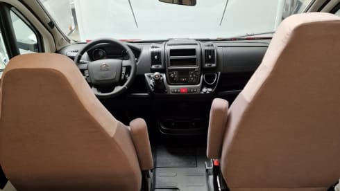 4p LMC semi-integrated uit 2023