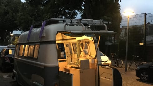 Madame Estafette – Enjoy the slow life with our old-timer Madame Estafette