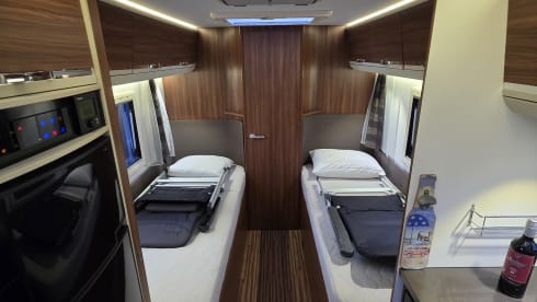 5p Adria Mobil semi-integrated uit 2016