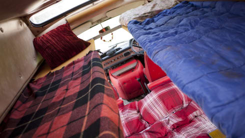 Ruby – Classic 76 Mercedes camper 